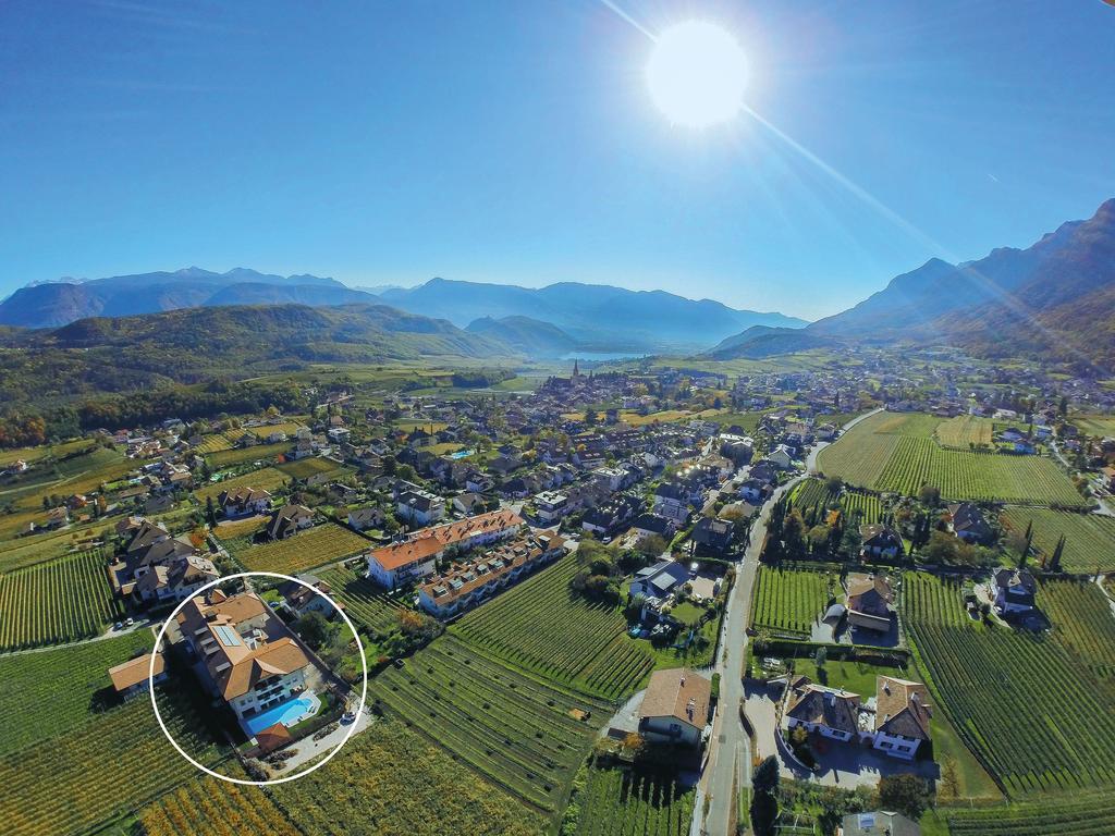 Garni Hotel Peterlinhof Caldaro Eksteriør bilde