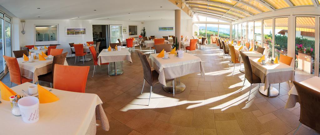 Garni Hotel Peterlinhof Caldaro Eksteriør bilde