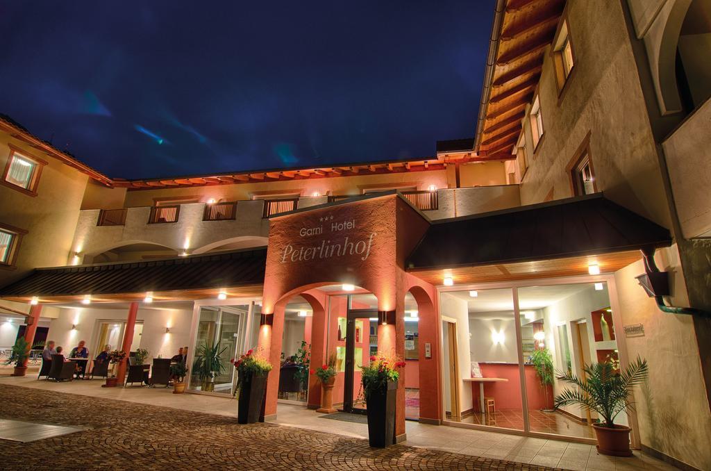 Garni Hotel Peterlinhof Caldaro Eksteriør bilde