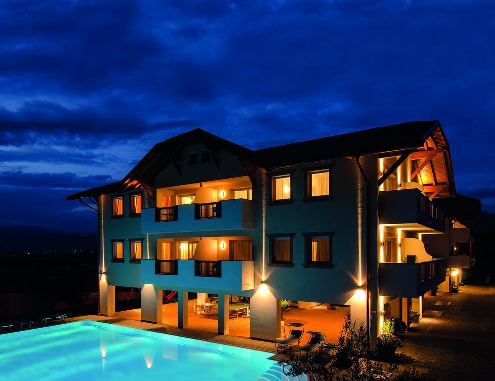 Garni Hotel Peterlinhof Caldaro Eksteriør bilde
