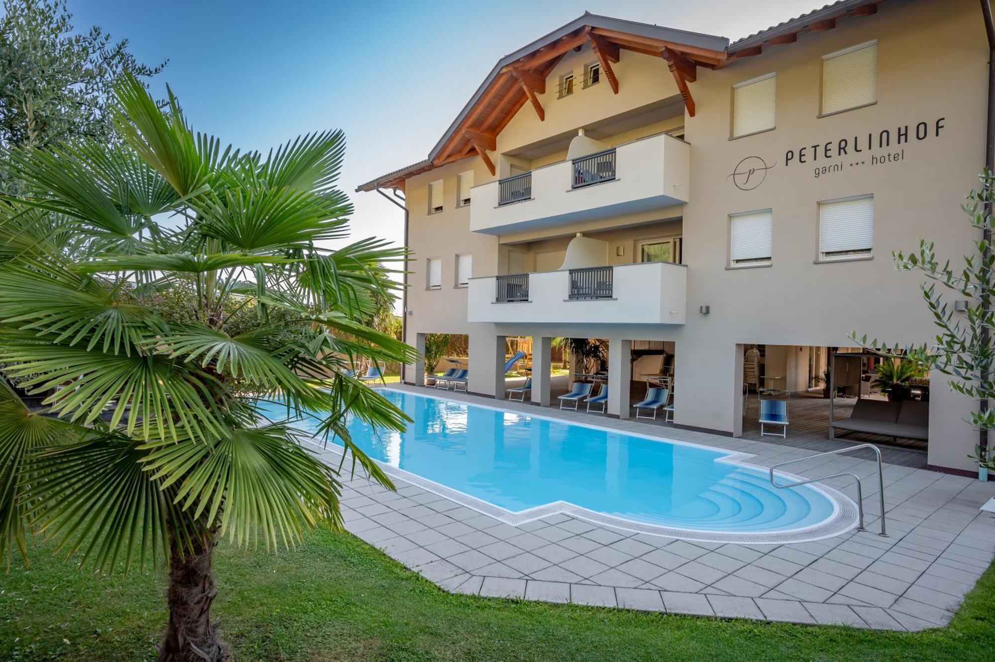 Garni Hotel Peterlinhof Caldaro Eksteriør bilde