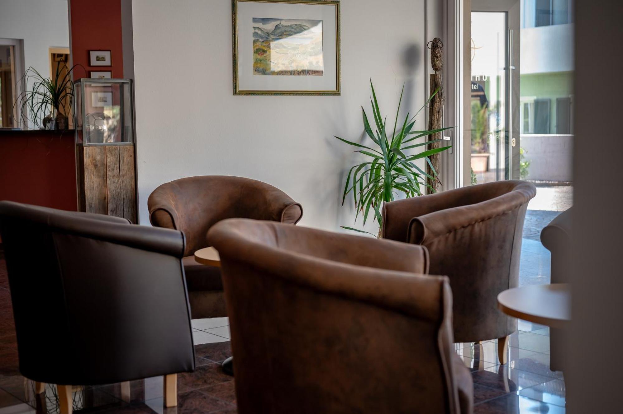 Garni Hotel Peterlinhof Caldaro Eksteriør bilde