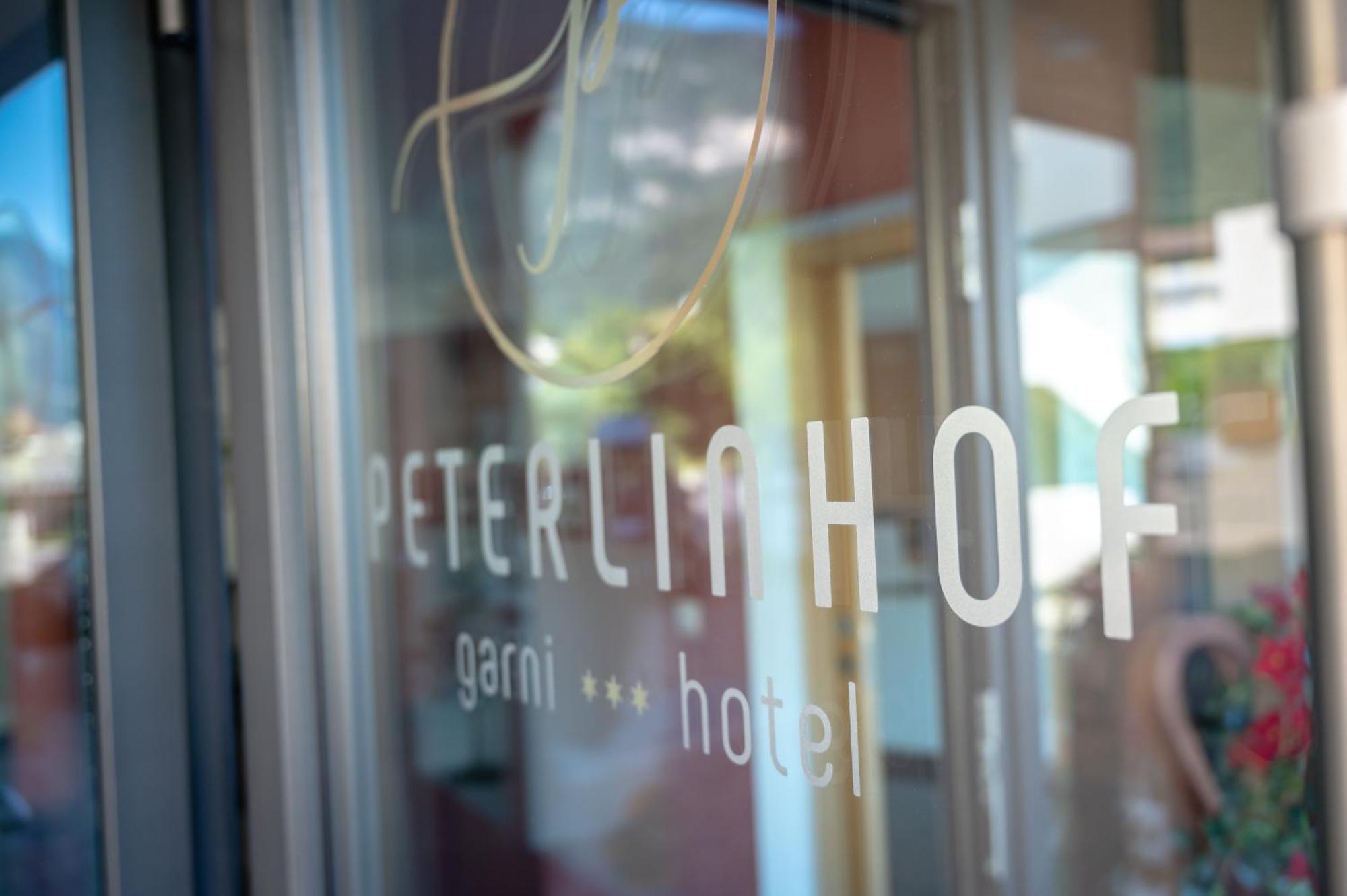 Garni Hotel Peterlinhof Caldaro Eksteriør bilde