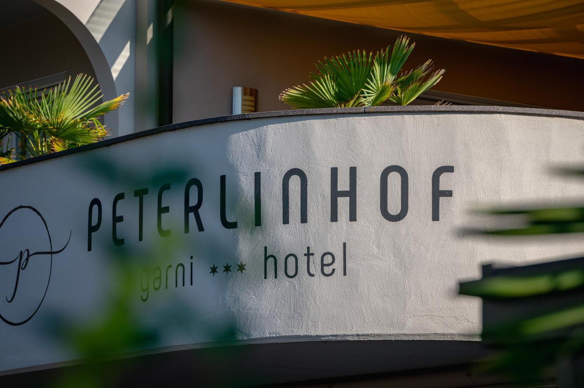 Garni Hotel Peterlinhof Caldaro Eksteriør bilde