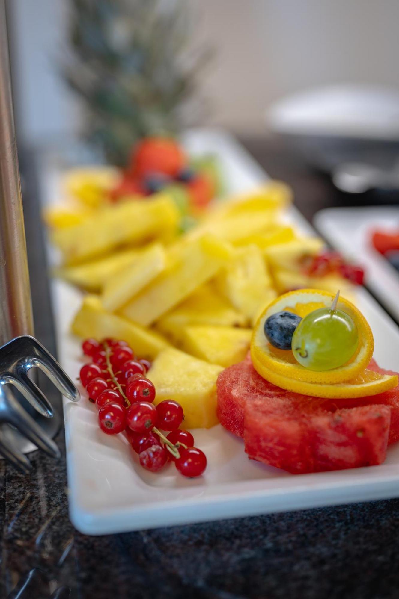 Garni Hotel Peterlinhof Caldaro Eksteriør bilde