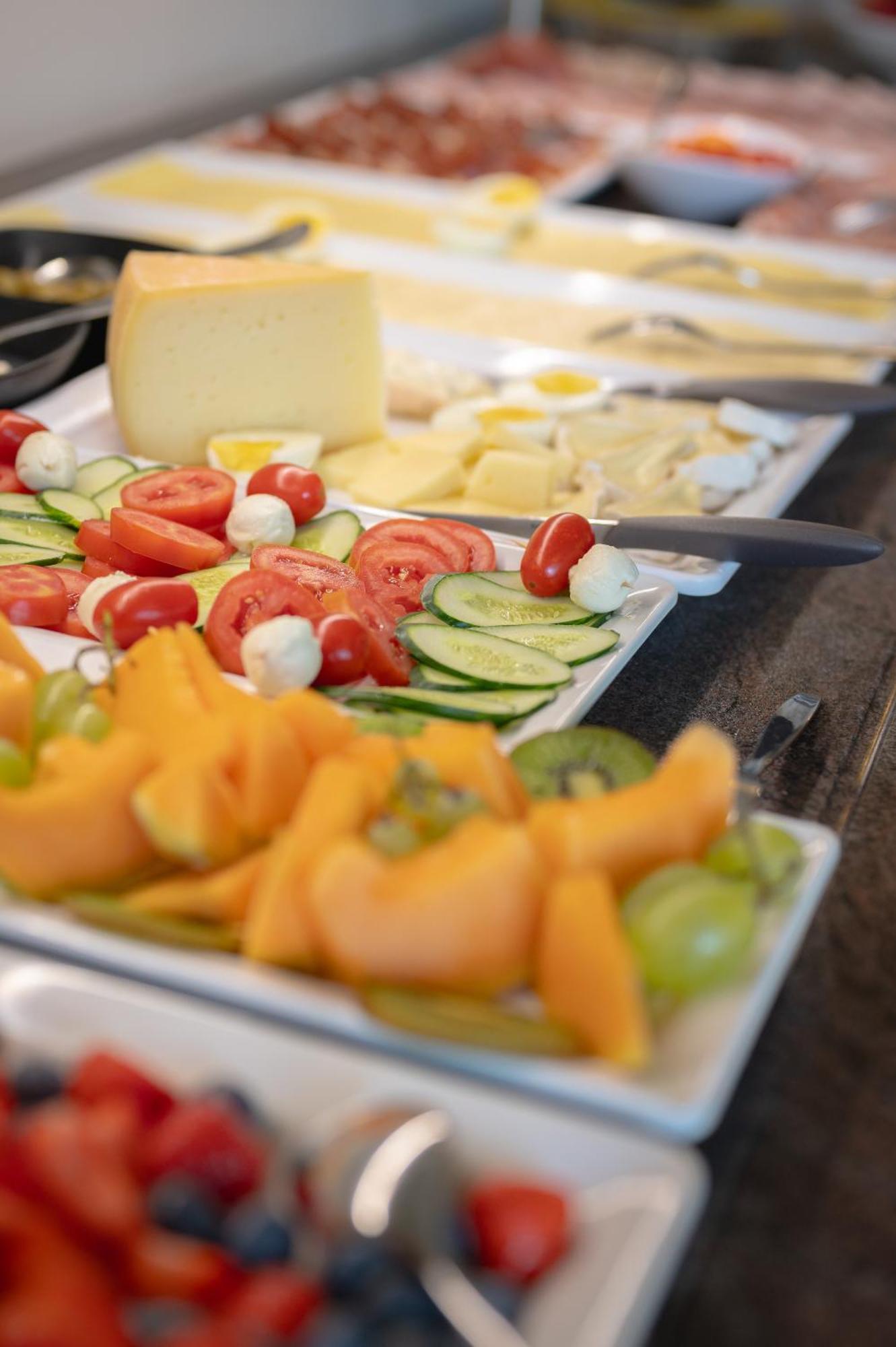 Garni Hotel Peterlinhof Caldaro Eksteriør bilde